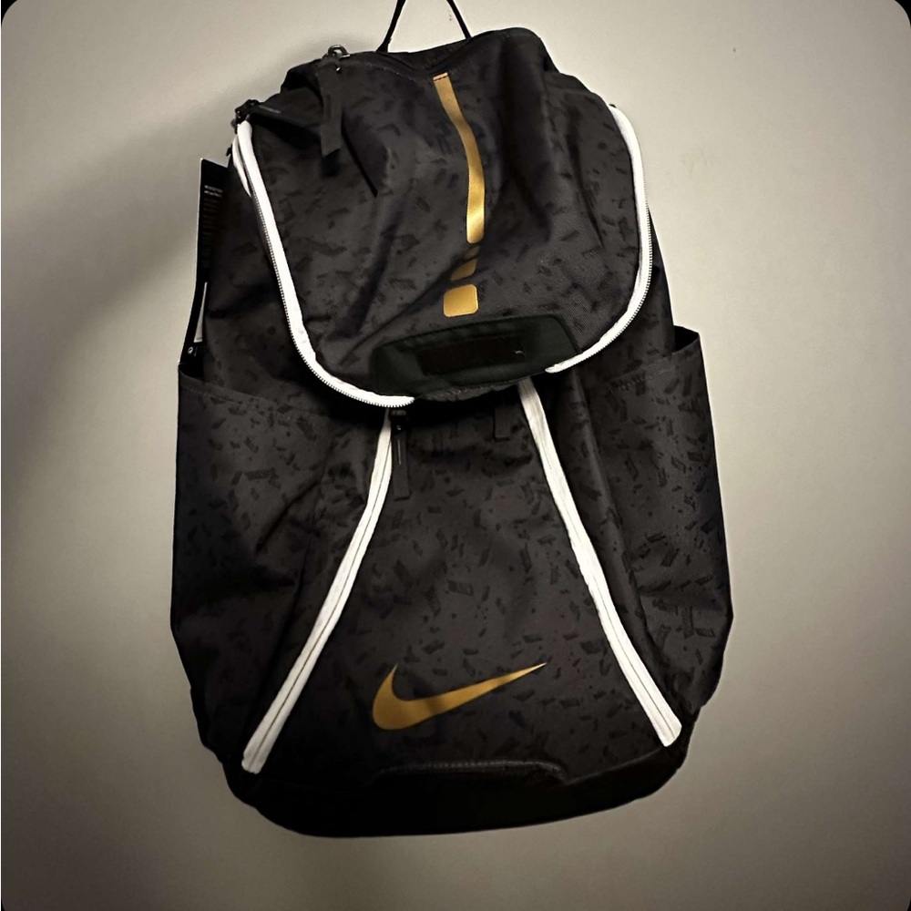 FULL SIZE NIKE BACKPACK